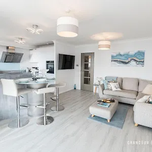 Seaview Retreat By Grandeur Bournemouth