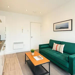 2-bedroom-apartment-near-city-centre-uni-parks.cardiffhotelswales.com/